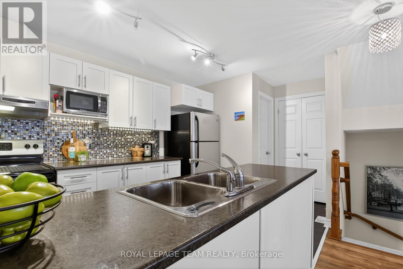 130A LINDENSHADE DRIVE - 11