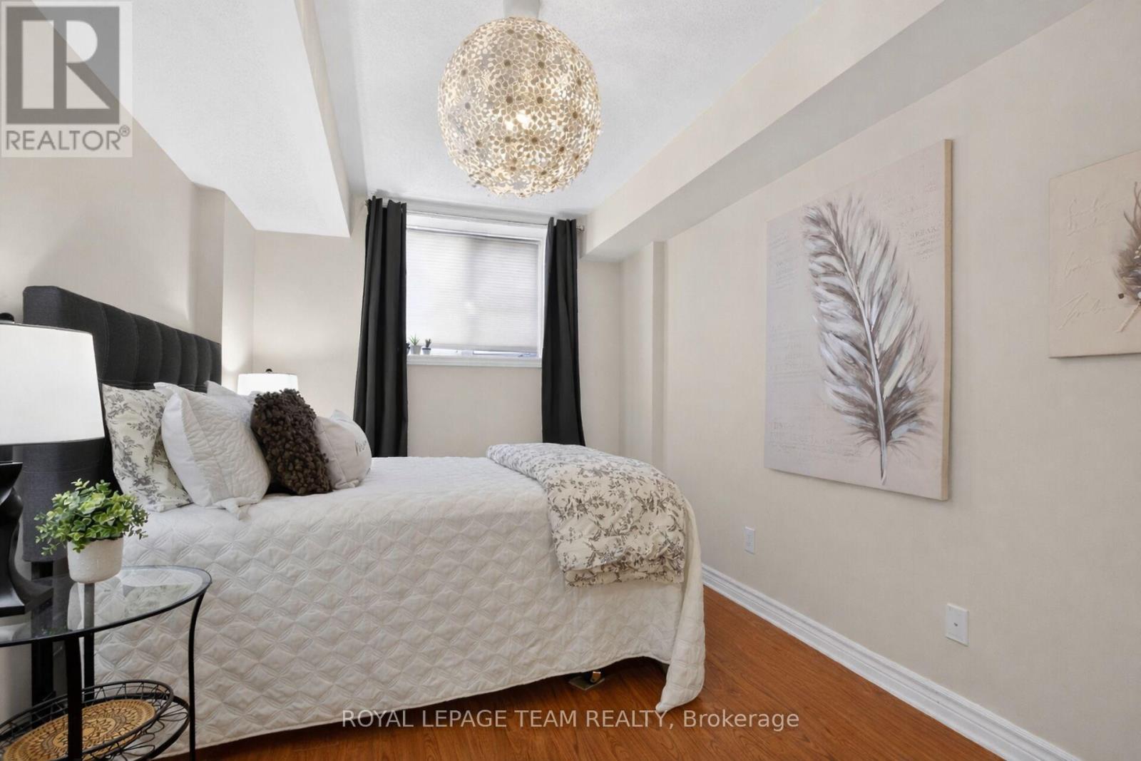 130A LINDENSHADE DRIVE - 18