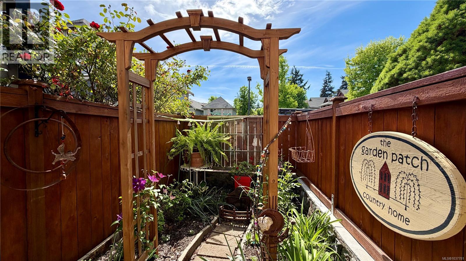 13 2210 Sooke Rd, Colwood