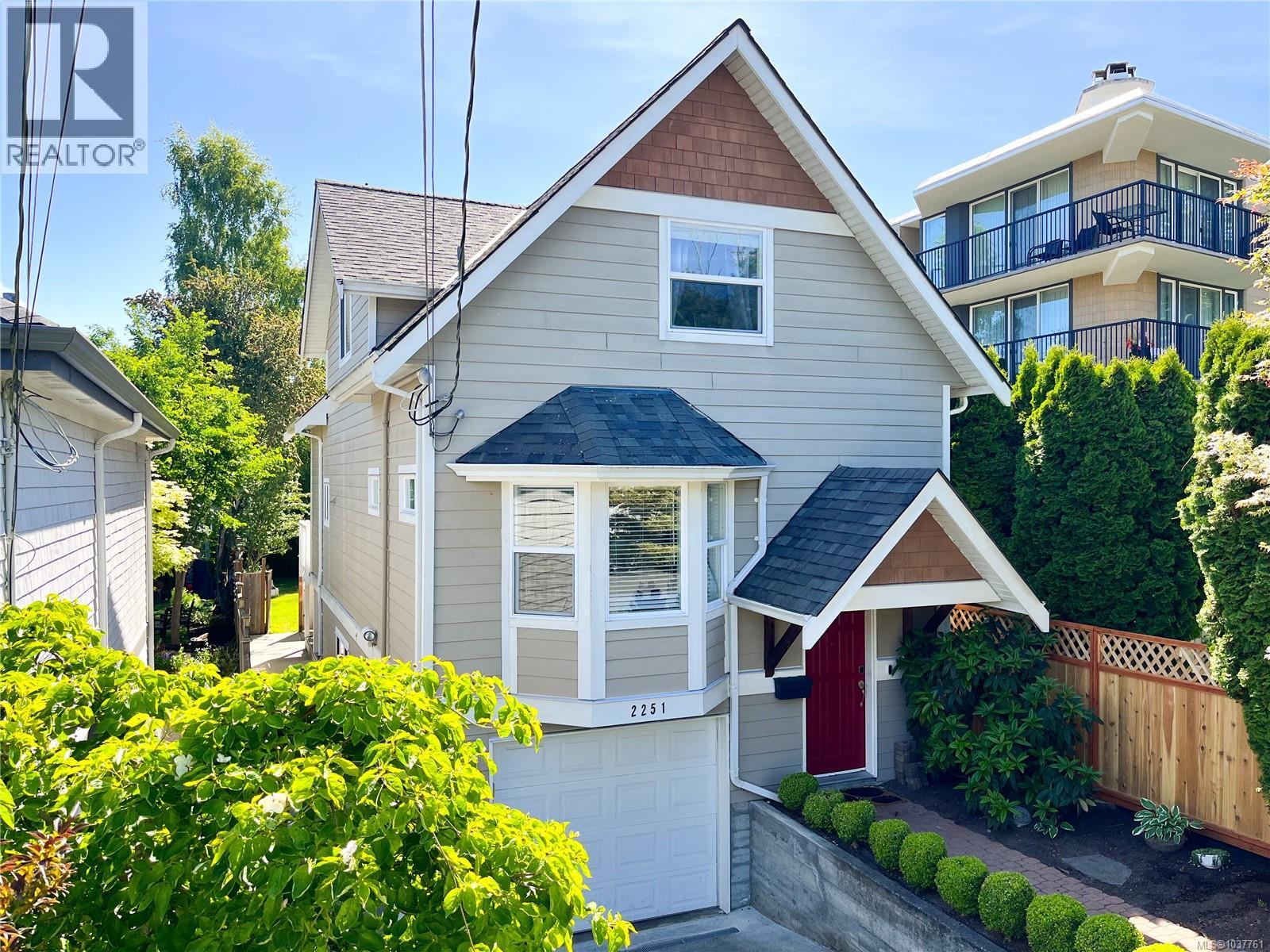  2251 Eastdowne Road, Oak Bay
