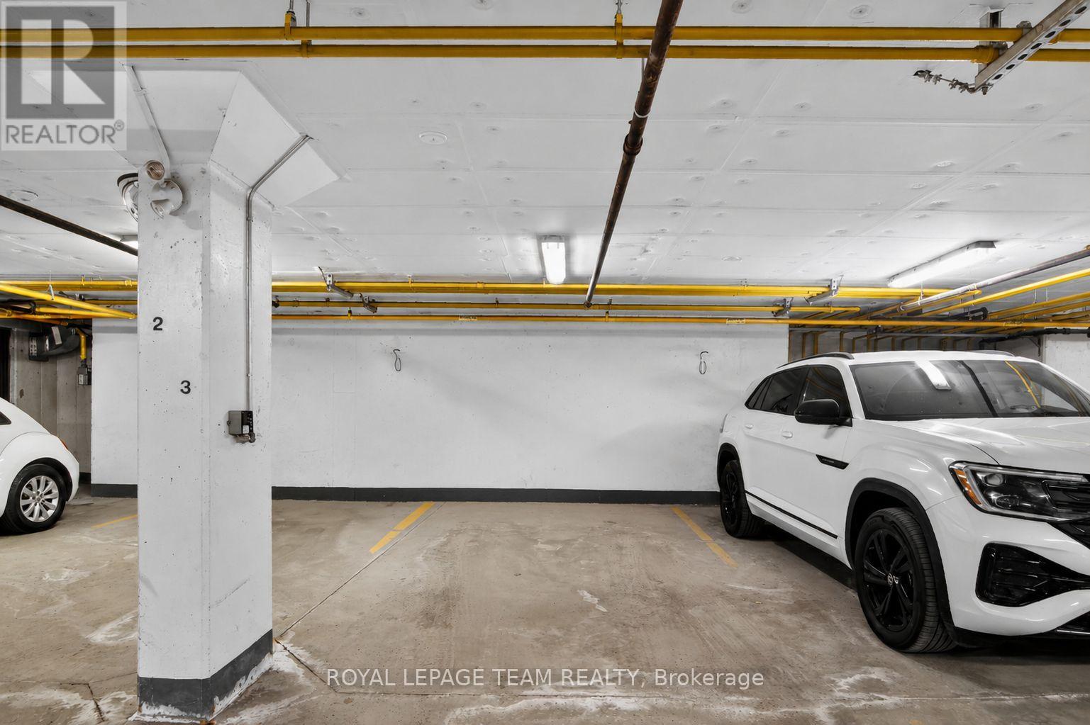 130A LINDENSHADE DRIVE - 32
