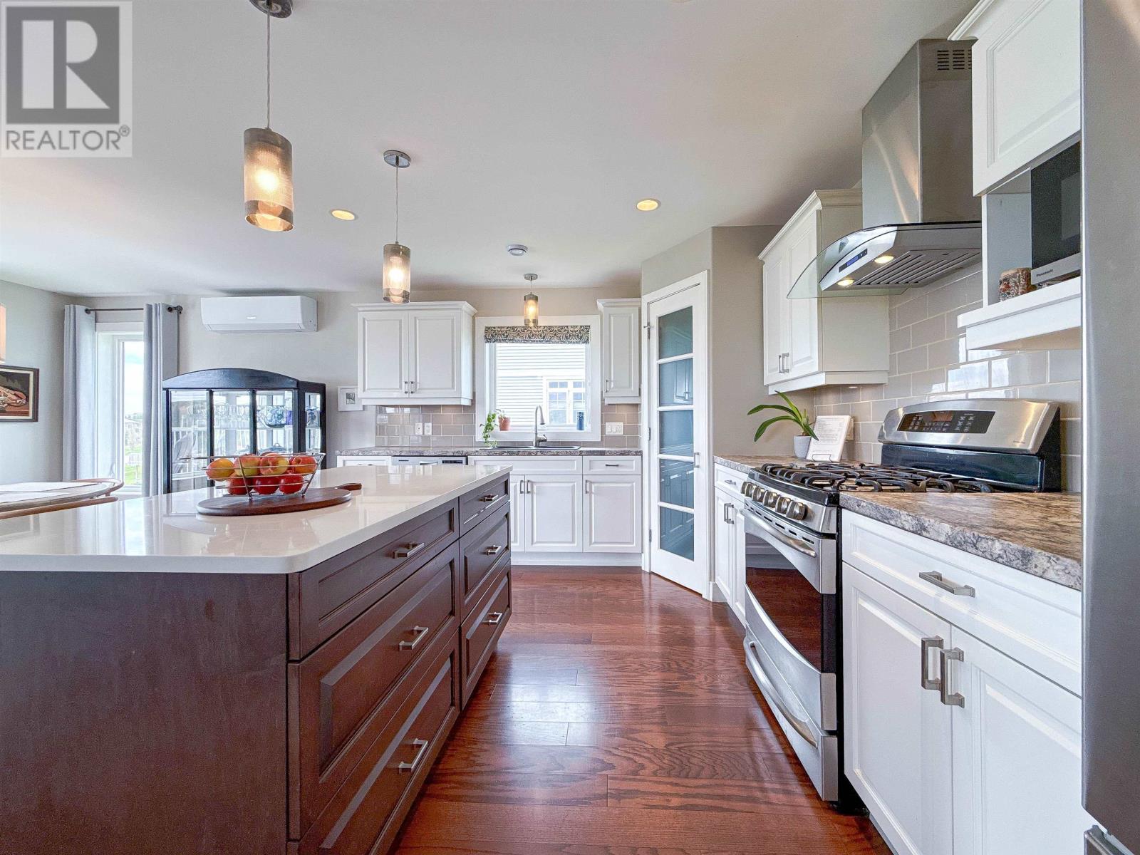 62 Saints Crescent - Image 3
