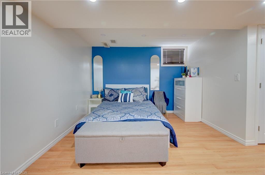 32 LENA Crescent - 40