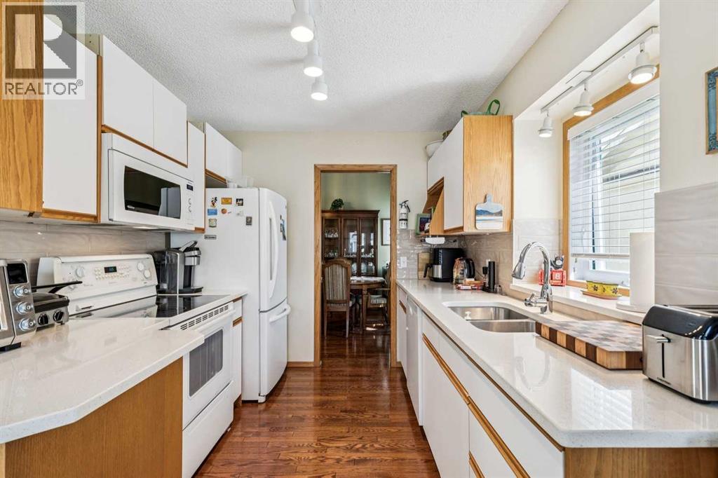47 Sunlake Close SE - 10