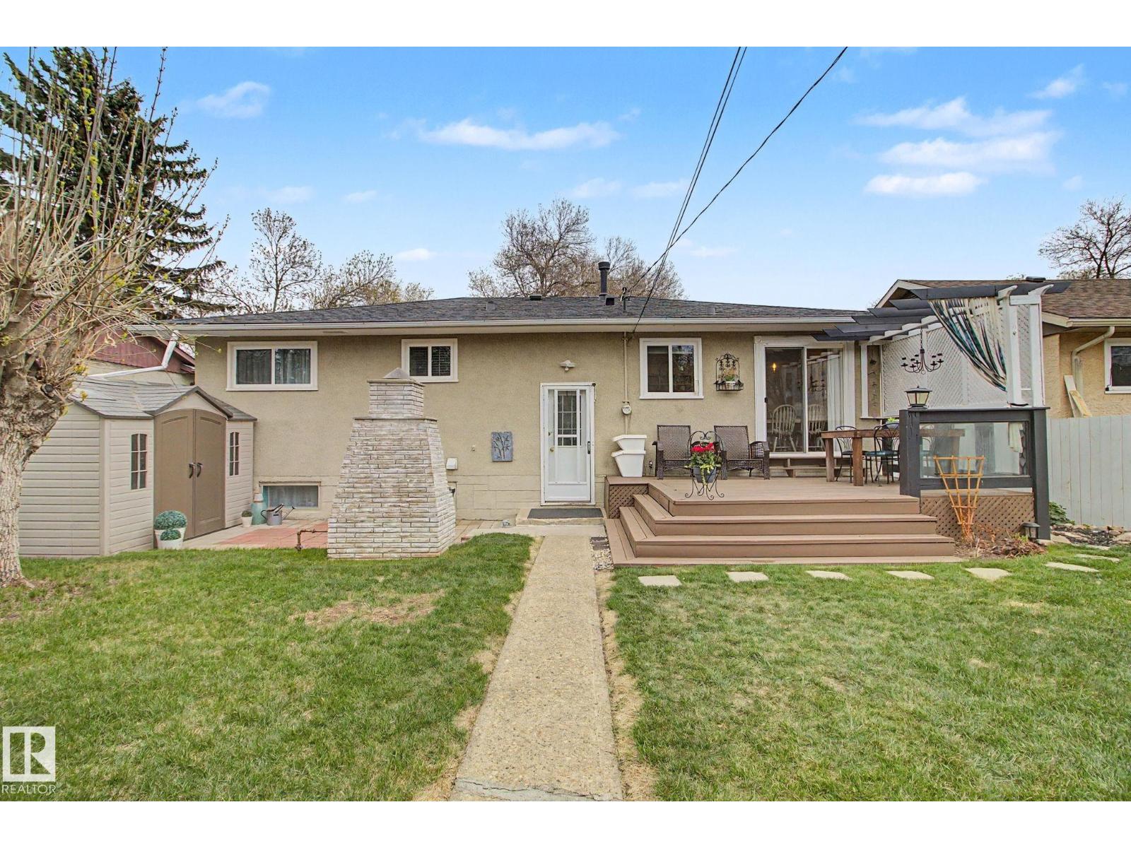11918 43 ST NW - 42