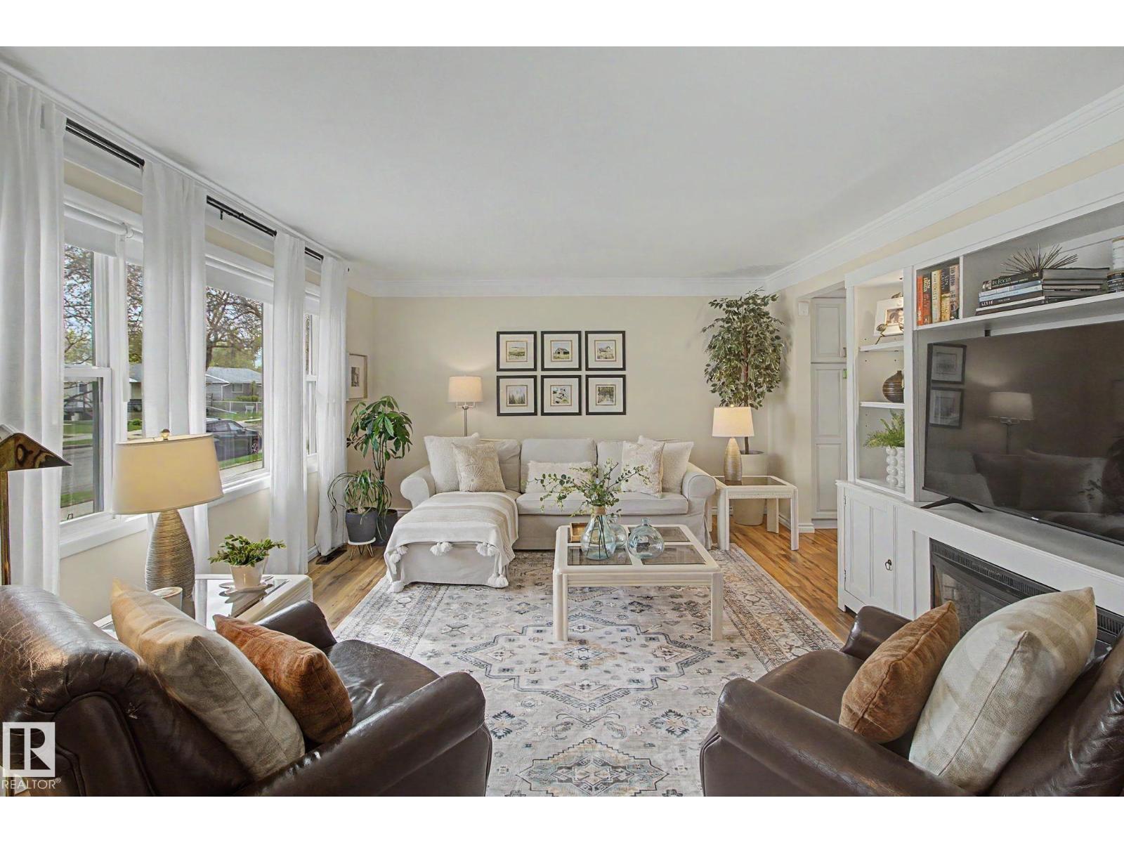 11918 43 ST NW - 6