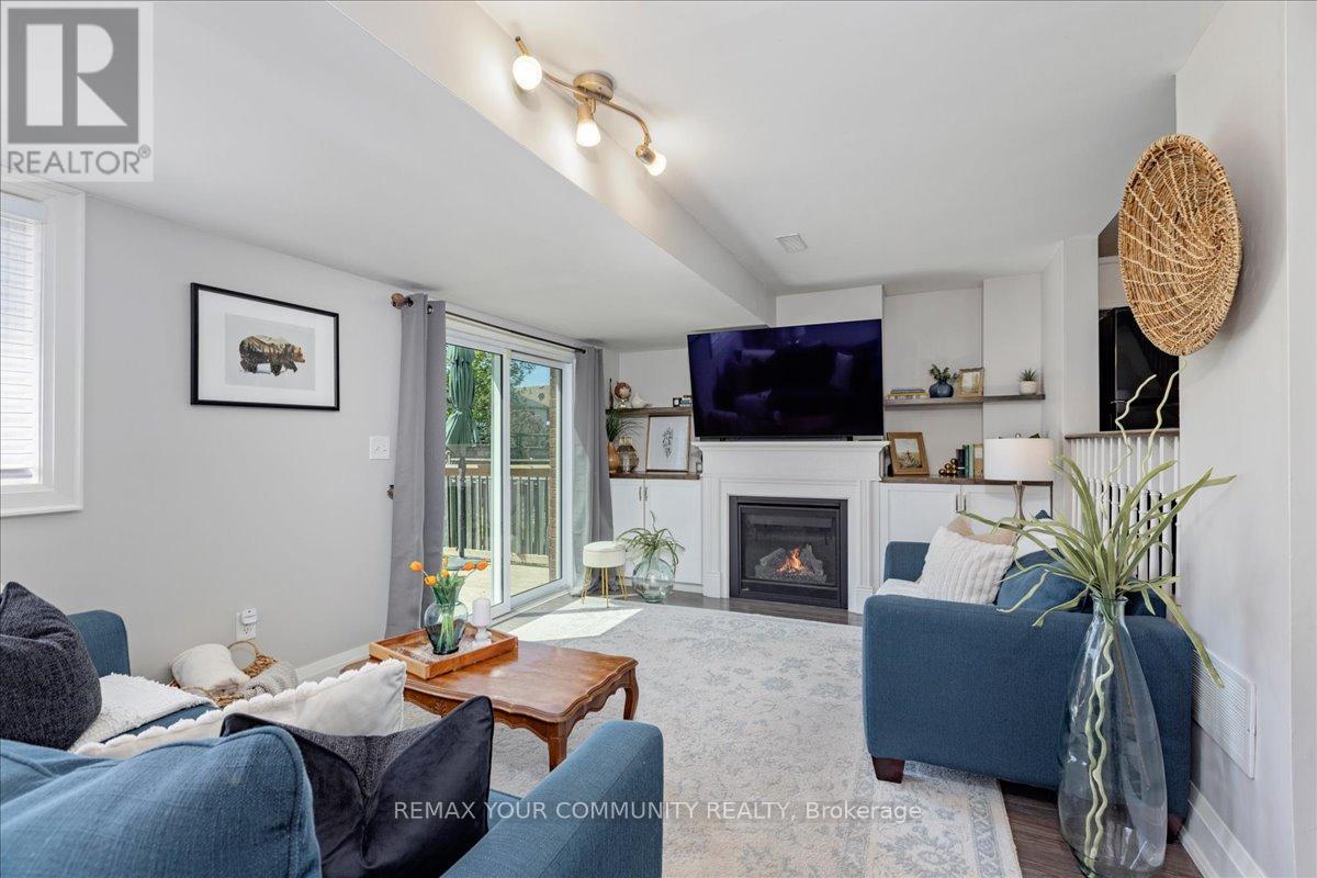 13 WADDINGTON CRESCENT - 15