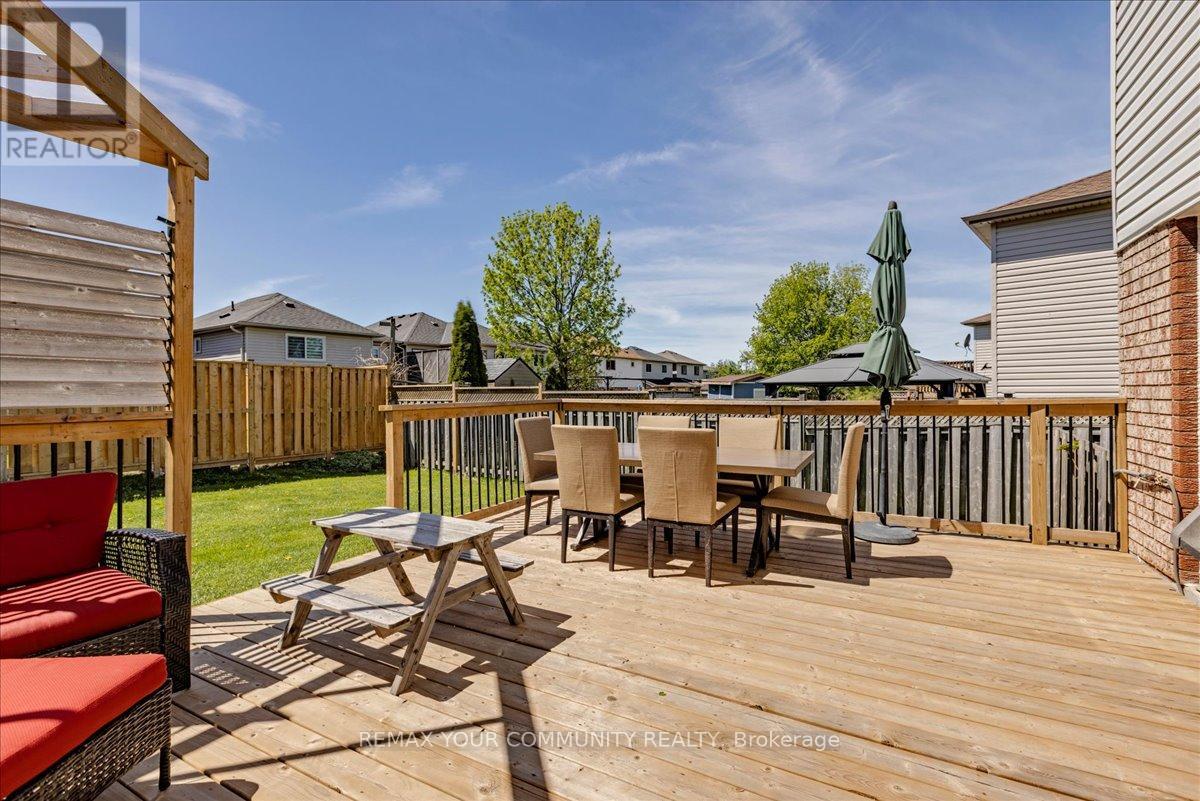 13 WADDINGTON CRESCENT - 28