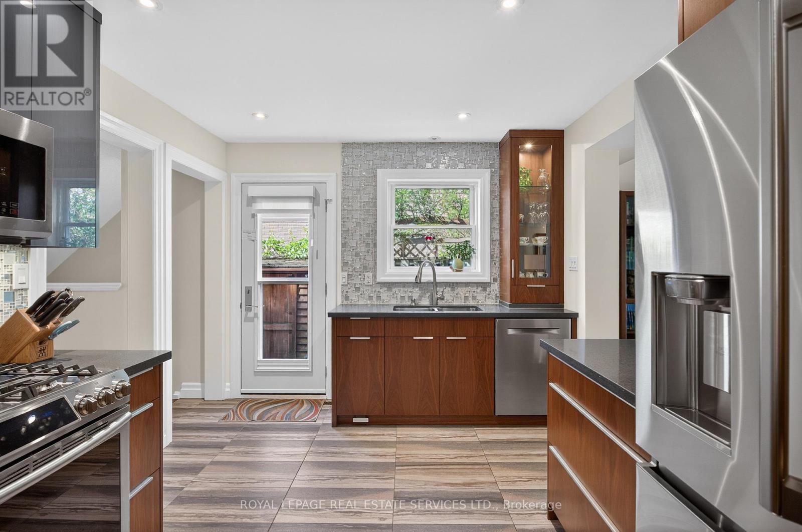 141 OAKDALE DRIVE - 10