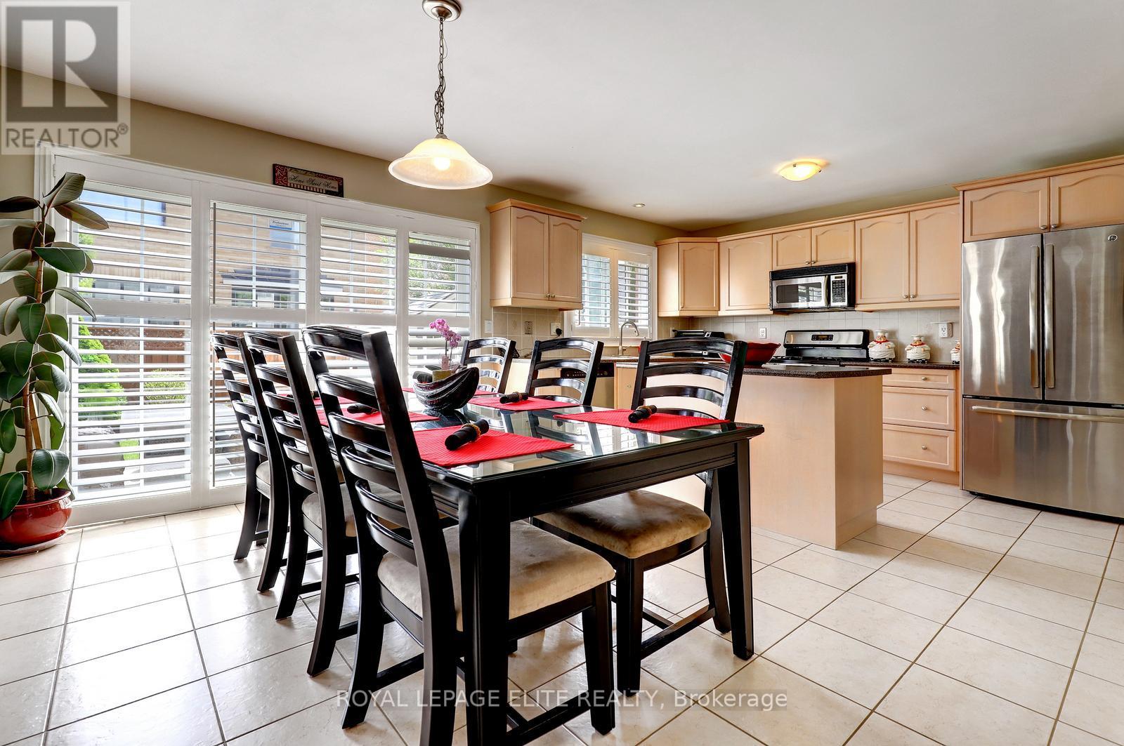 1094 HEPBURN ROAD - 12