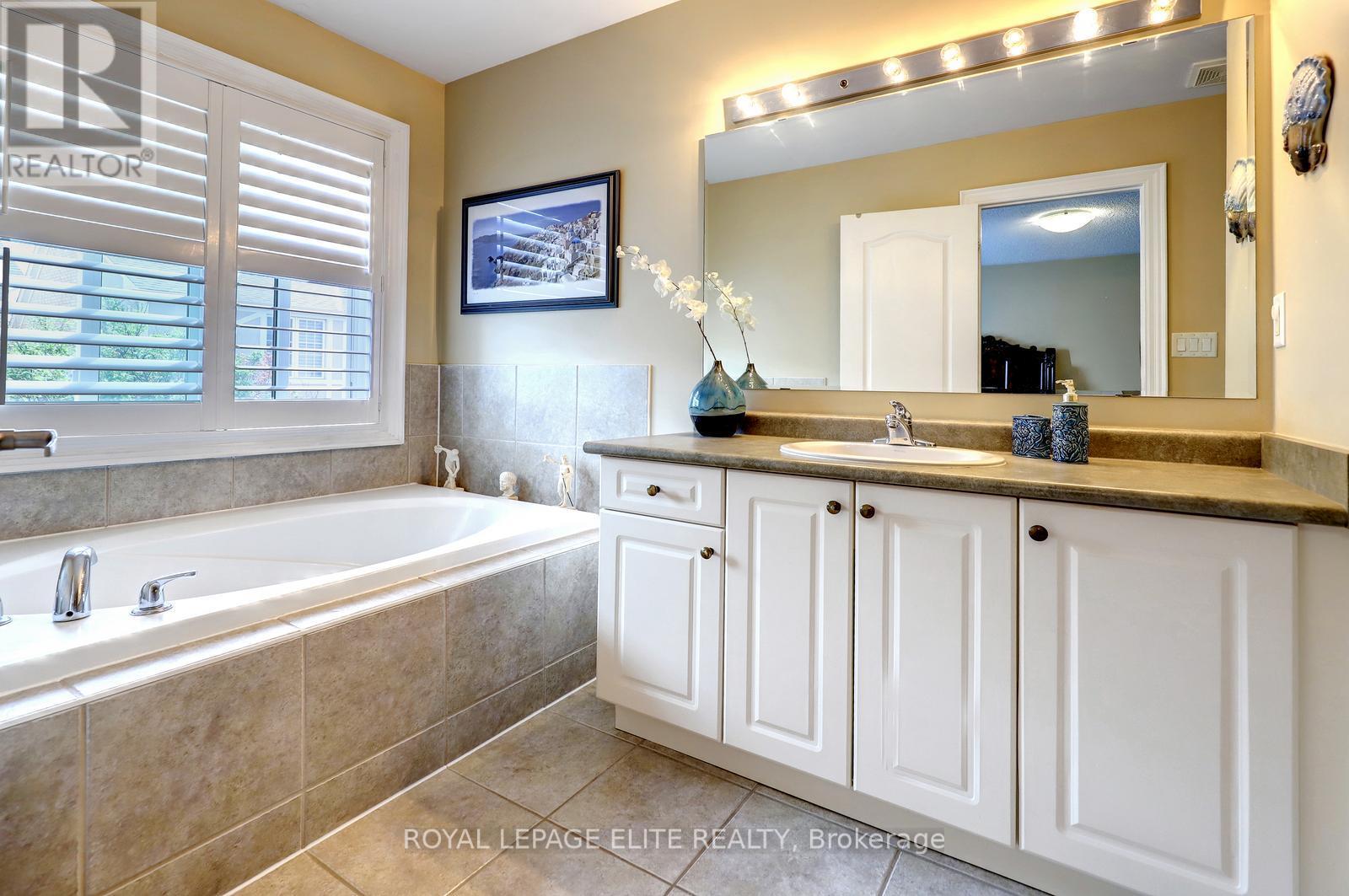 1094 HEPBURN ROAD - 26