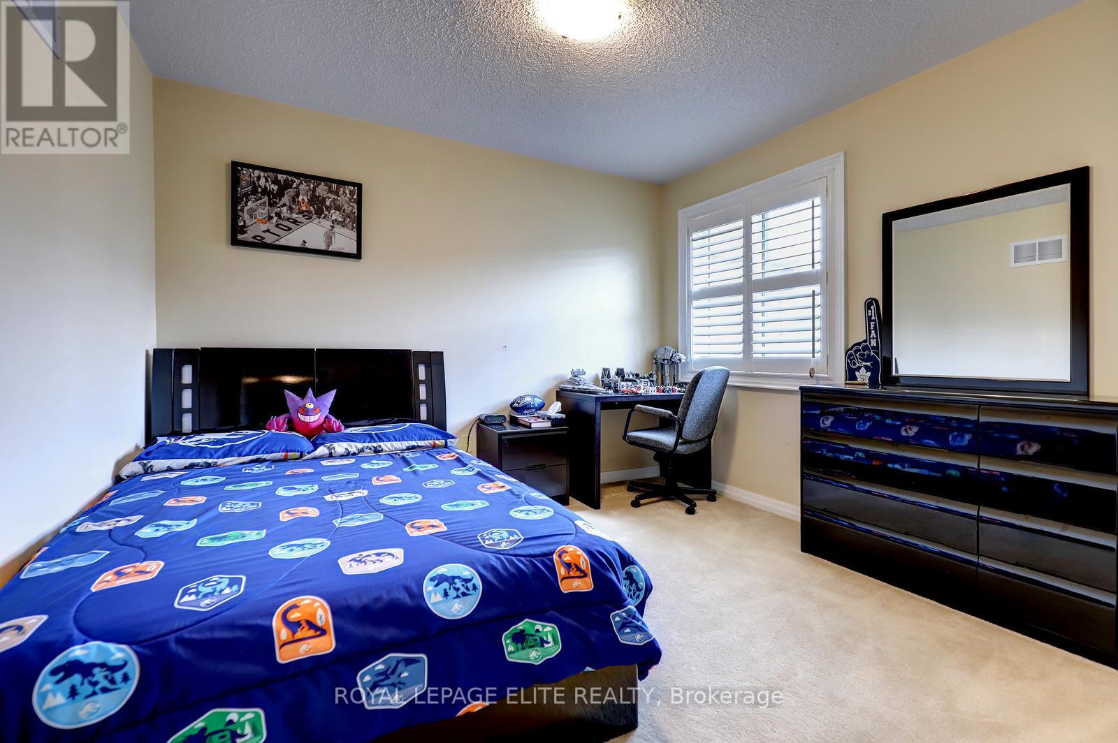 1094 HEPBURN ROAD - 30