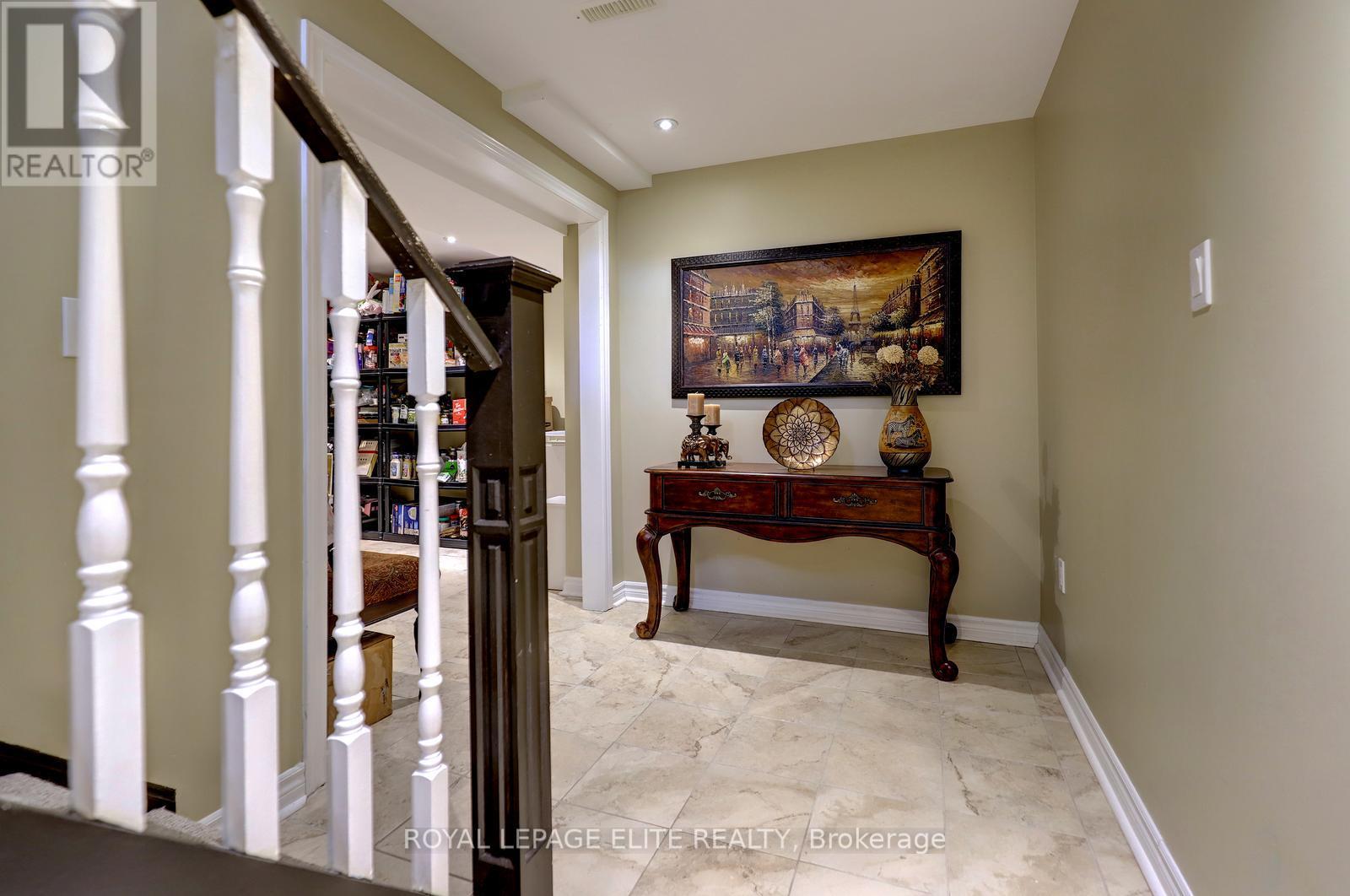 1094 HEPBURN ROAD - 36