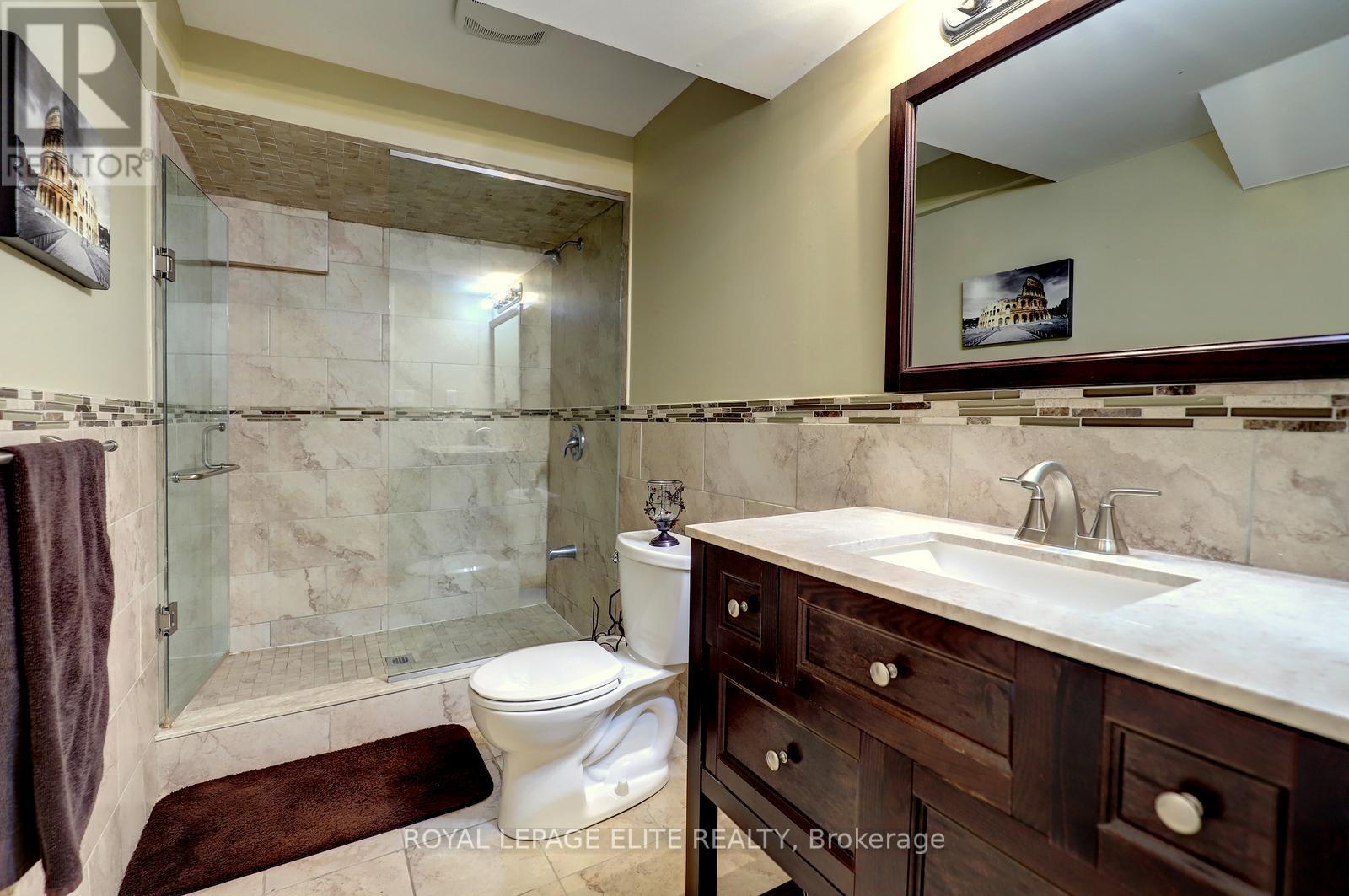 1094 HEPBURN ROAD - 40