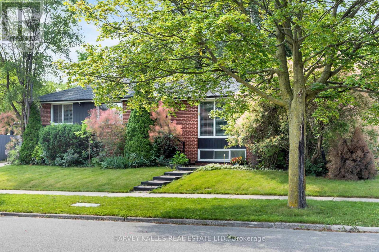 49 LEARMONT DRIVE - 1