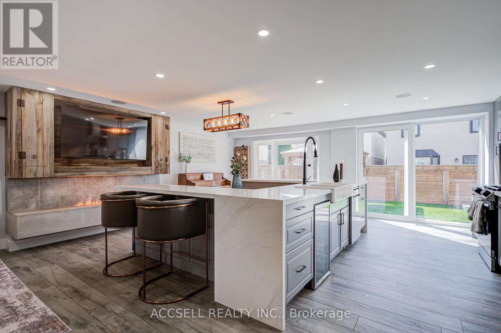 527 WALLENBERG CRESCENT - 15