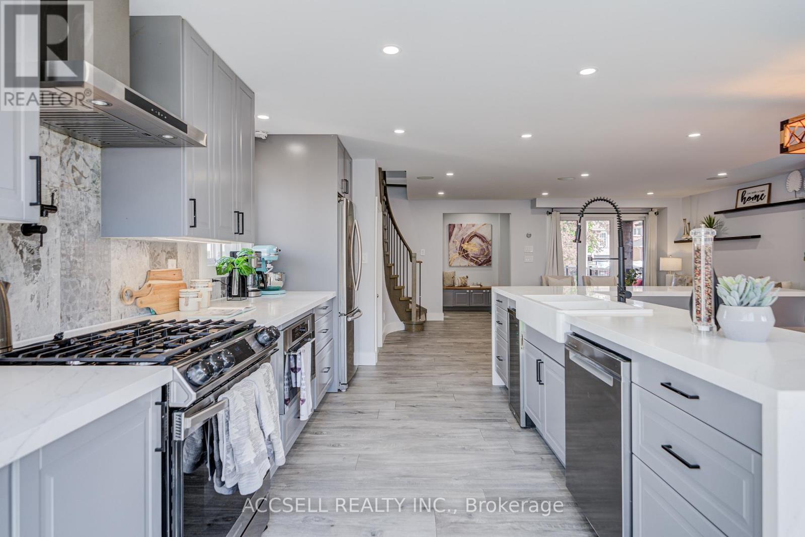 527 WALLENBERG CRESCENT - 19