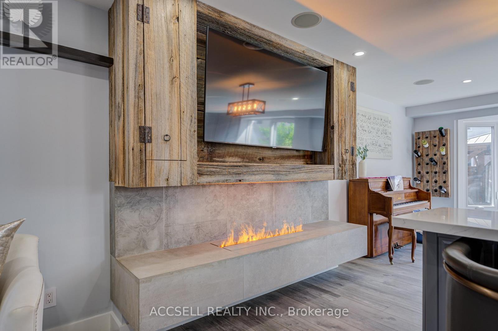 527 WALLENBERG CRESCENT - 21