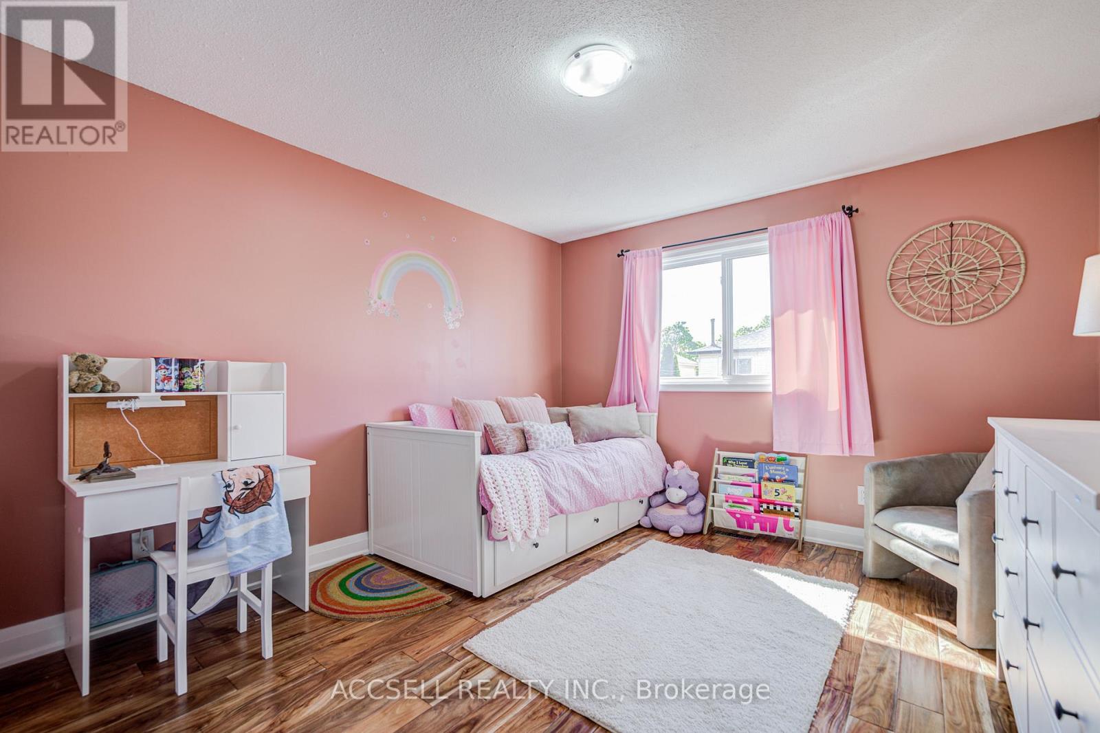 527 WALLENBERG CRESCENT - 34