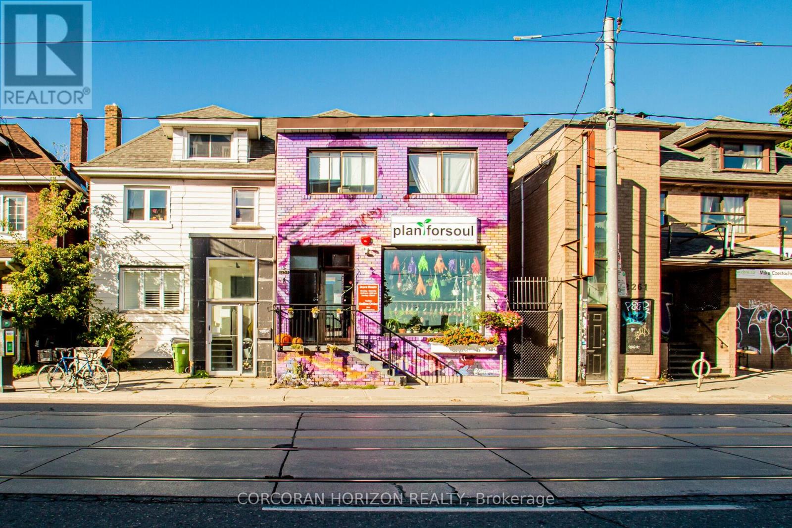 Listing photo of 2 - 2257 DUNDAS STREET W