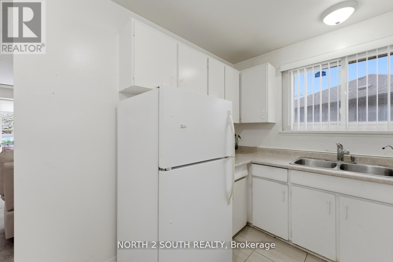 24 VANDERBRENT CRESCENT - 20