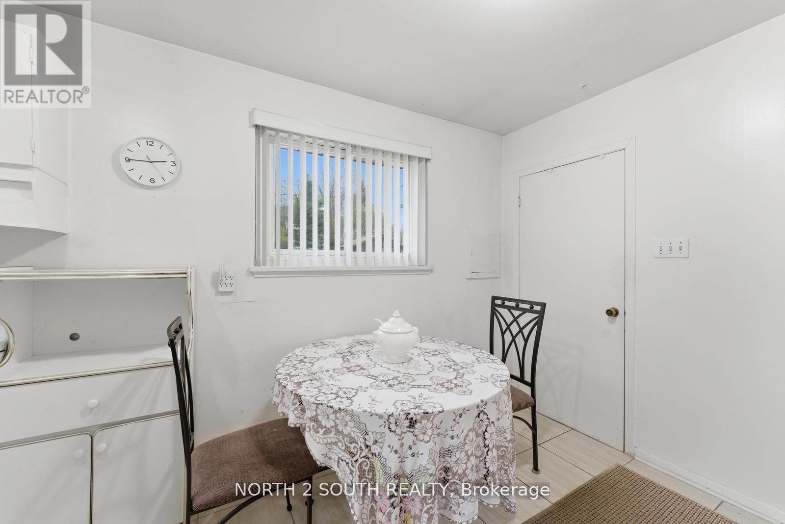 24 VANDERBRENT CRESCENT - 21