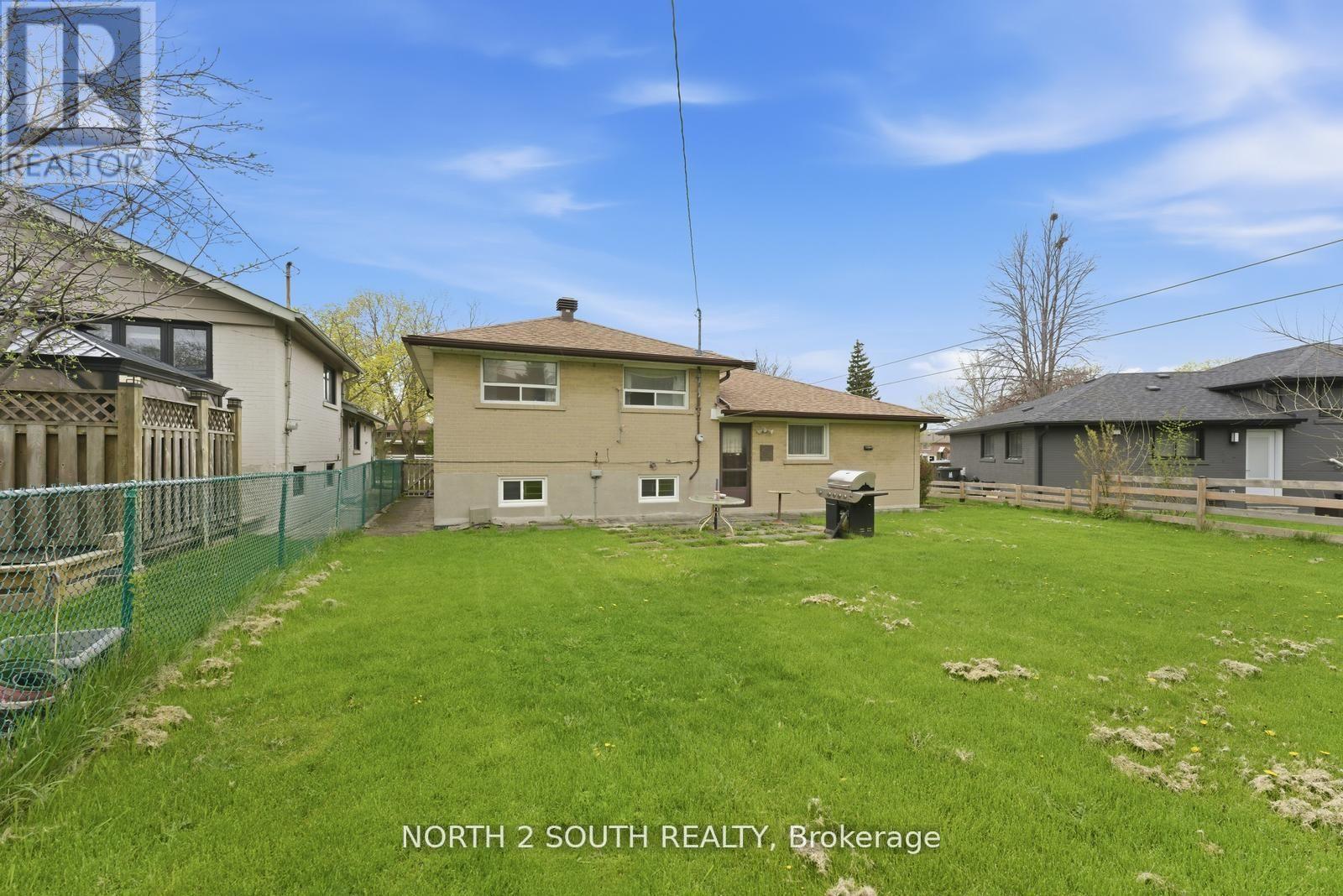 24 VANDERBRENT CRESCENT - 38
