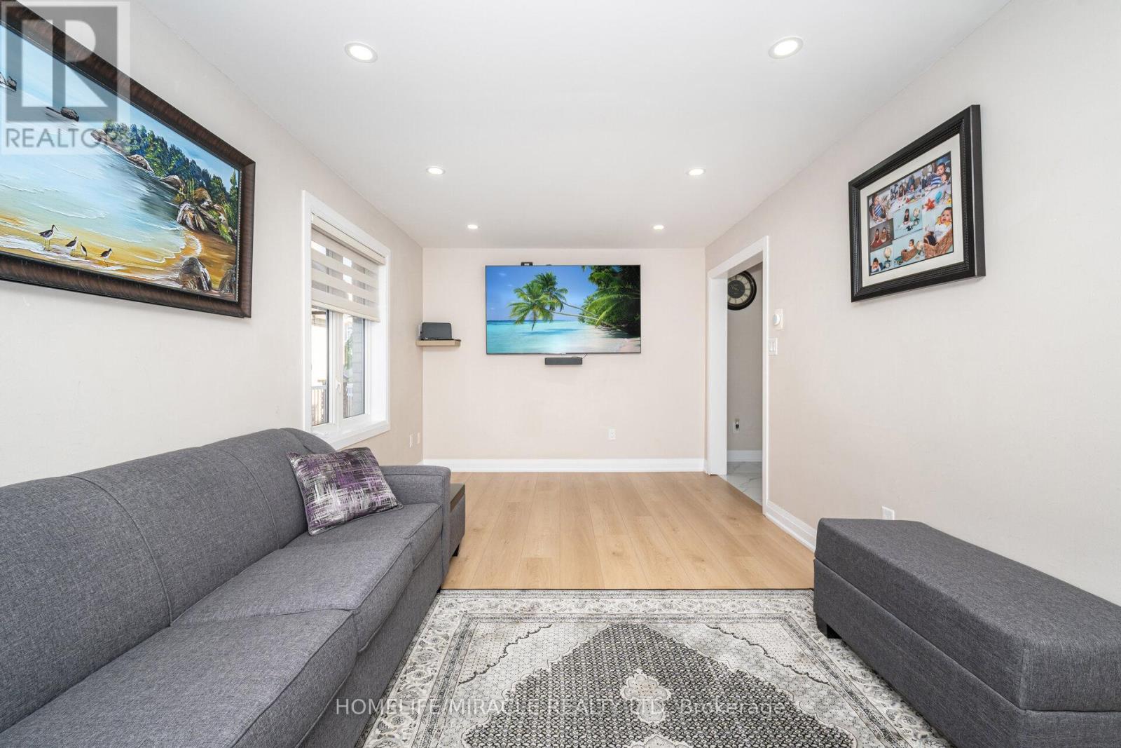 8 TWIN PINES CRESCENT - 18