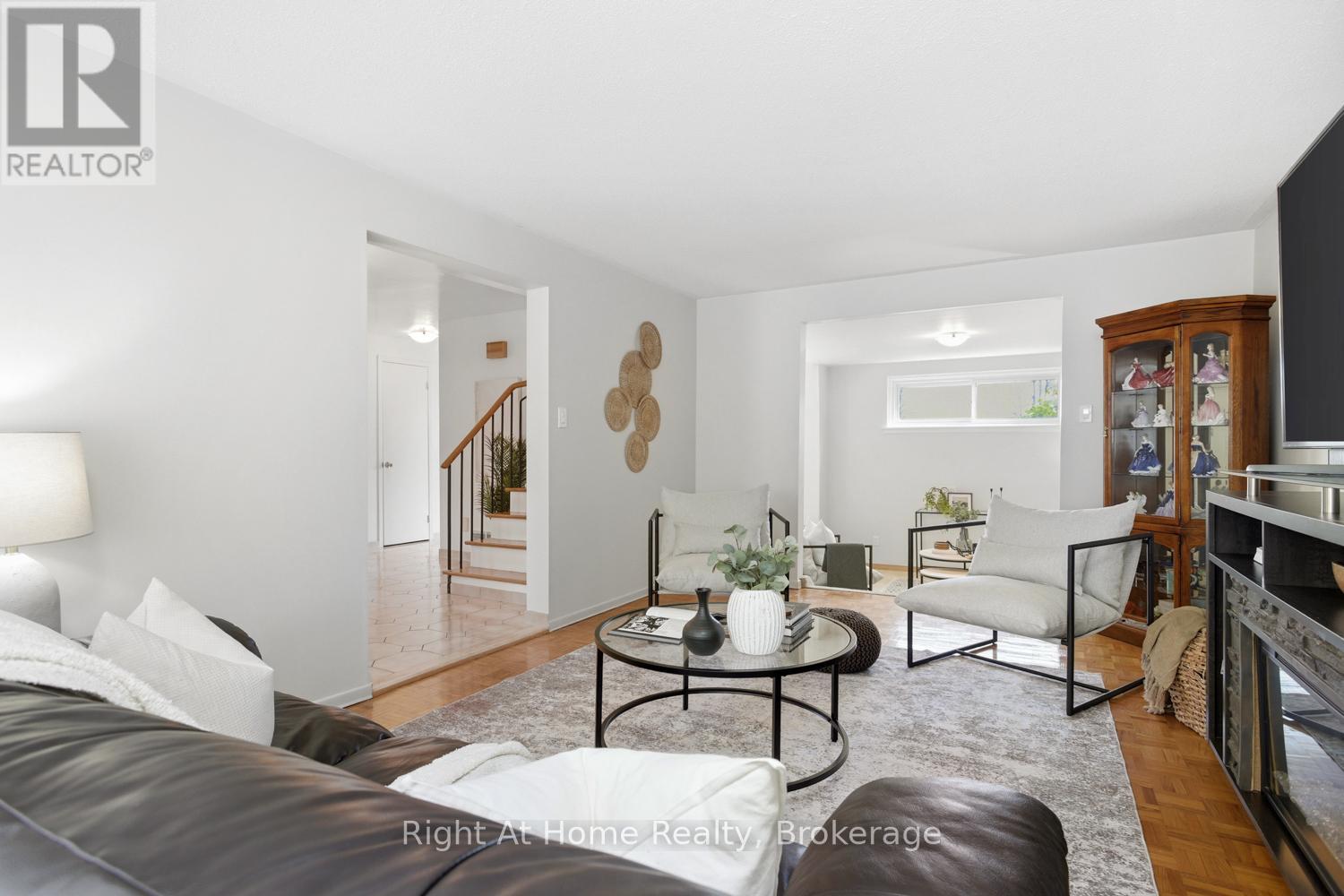 12 PITTMANN CRESCENT - 11
