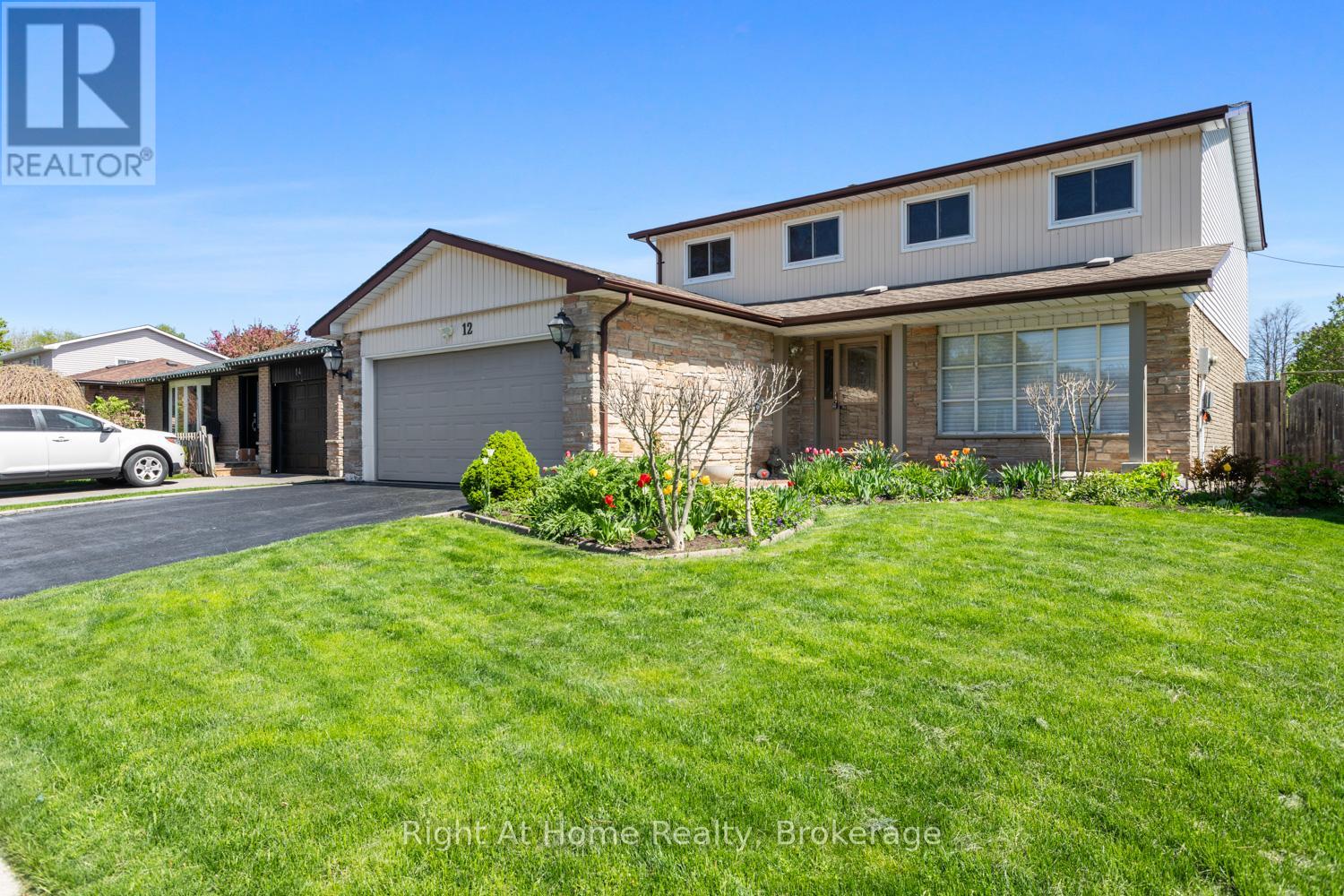12 PITTMANN CRESCENT - 4