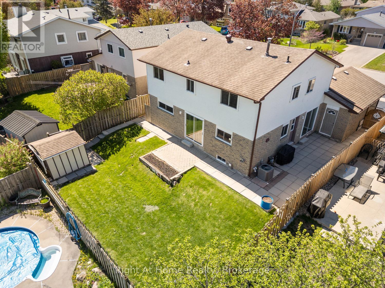 12 PITTMANN CRESCENT - 41