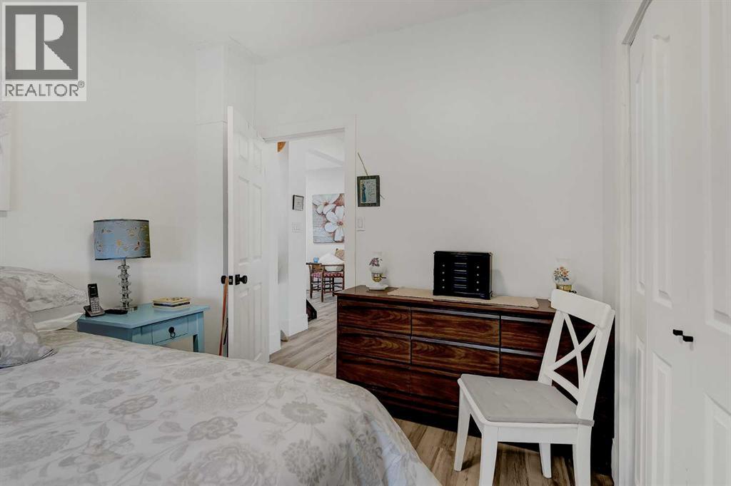 10120 96 Avenue — photo 17