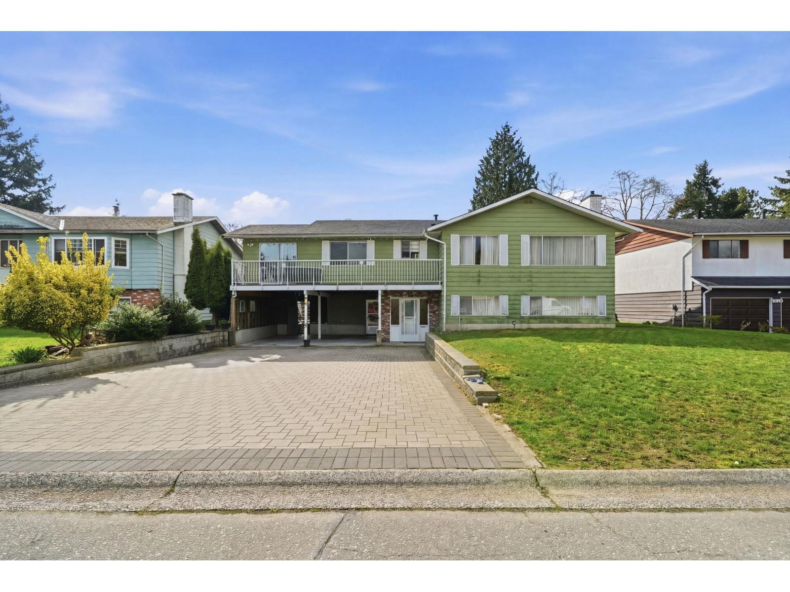 11926 82A Avenue - main photo