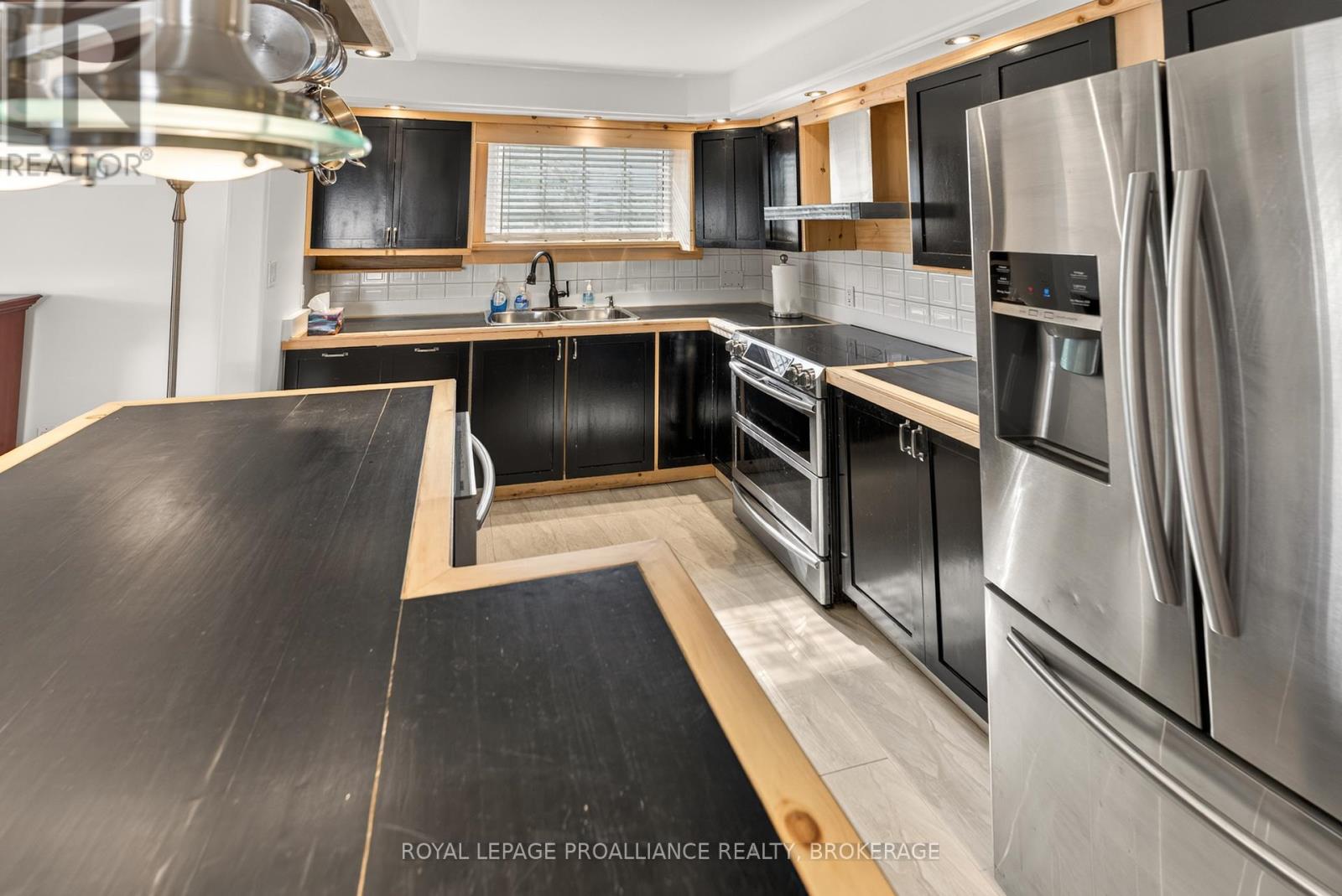 169 CARRUTHERS AVENUE - 10