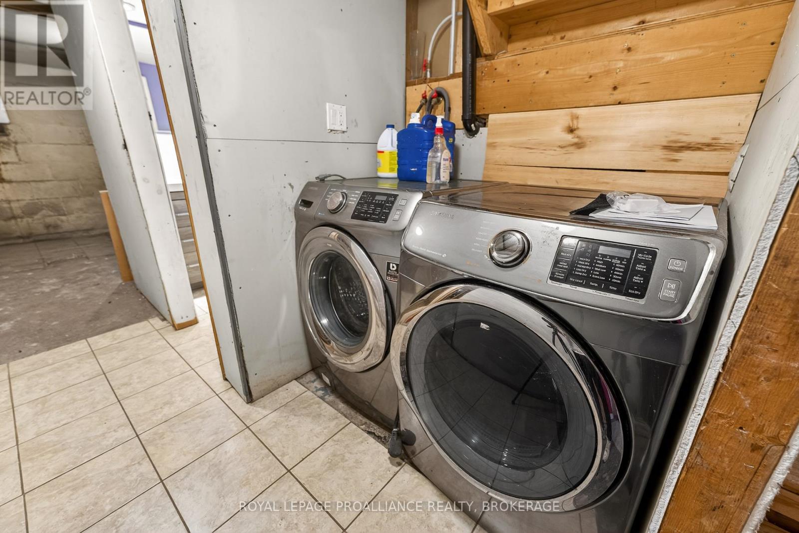 169 CARRUTHERS AVENUE - 30