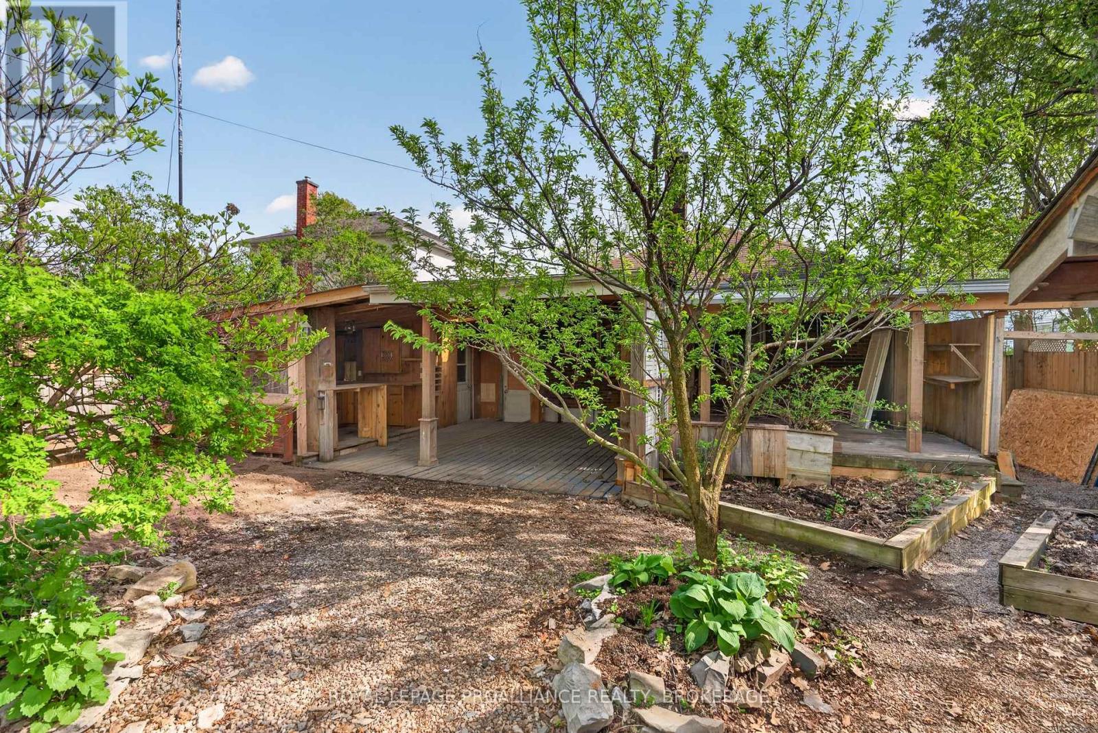 169 CARRUTHERS AVENUE - 40