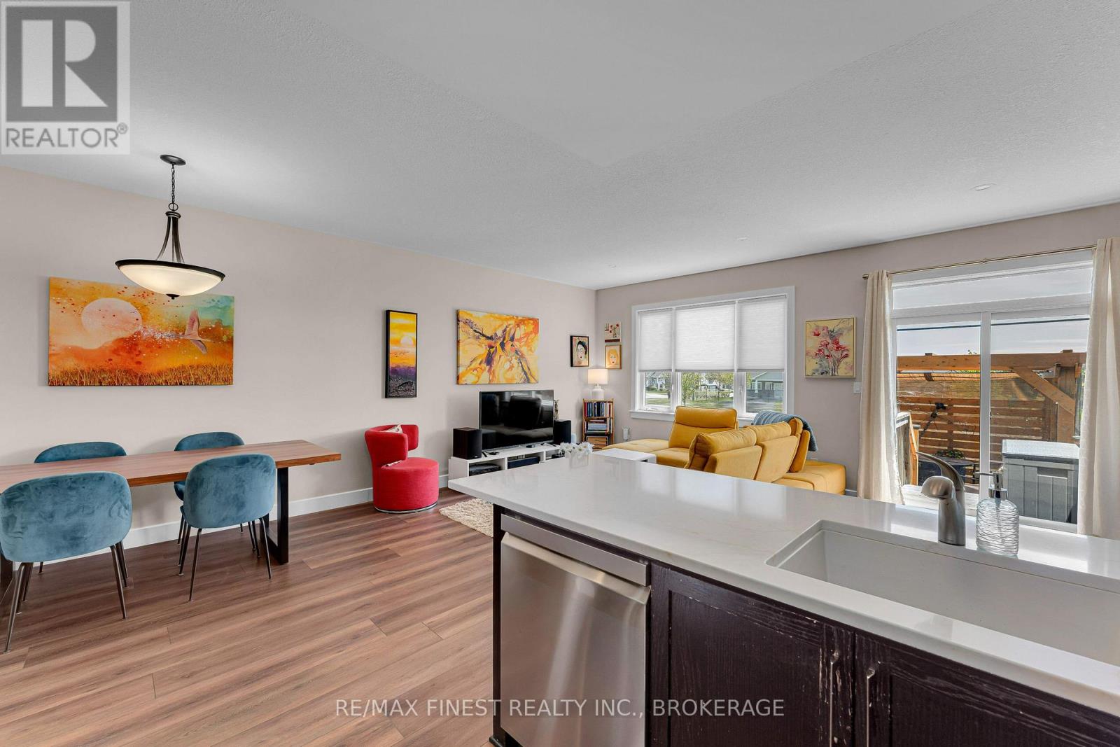 106 DR RICHARD JAMES CRESCENT - 12