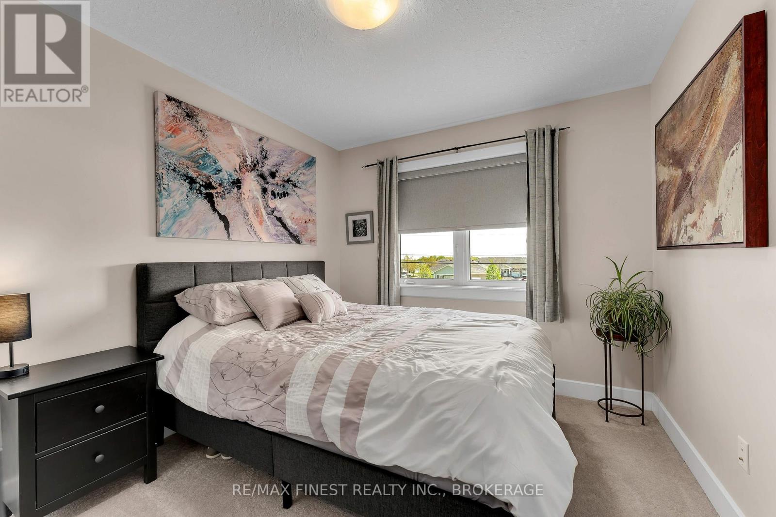106 DR RICHARD JAMES CRESCENT - 27