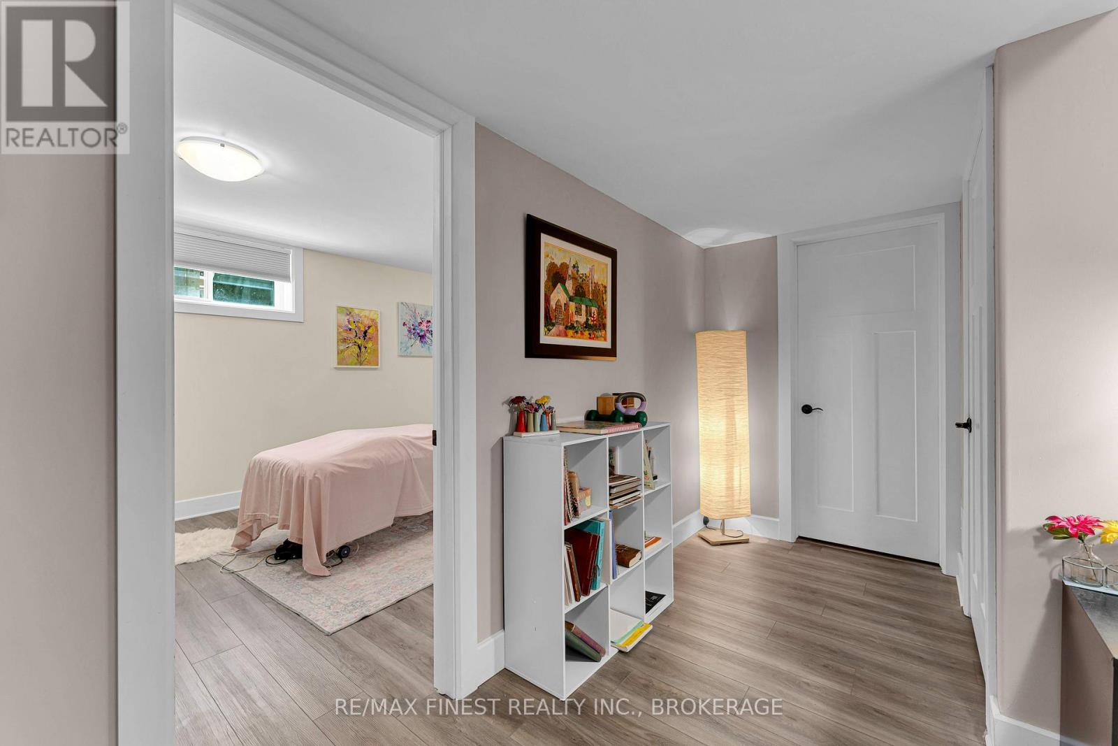106 DR RICHARD JAMES CRESCENT - 35