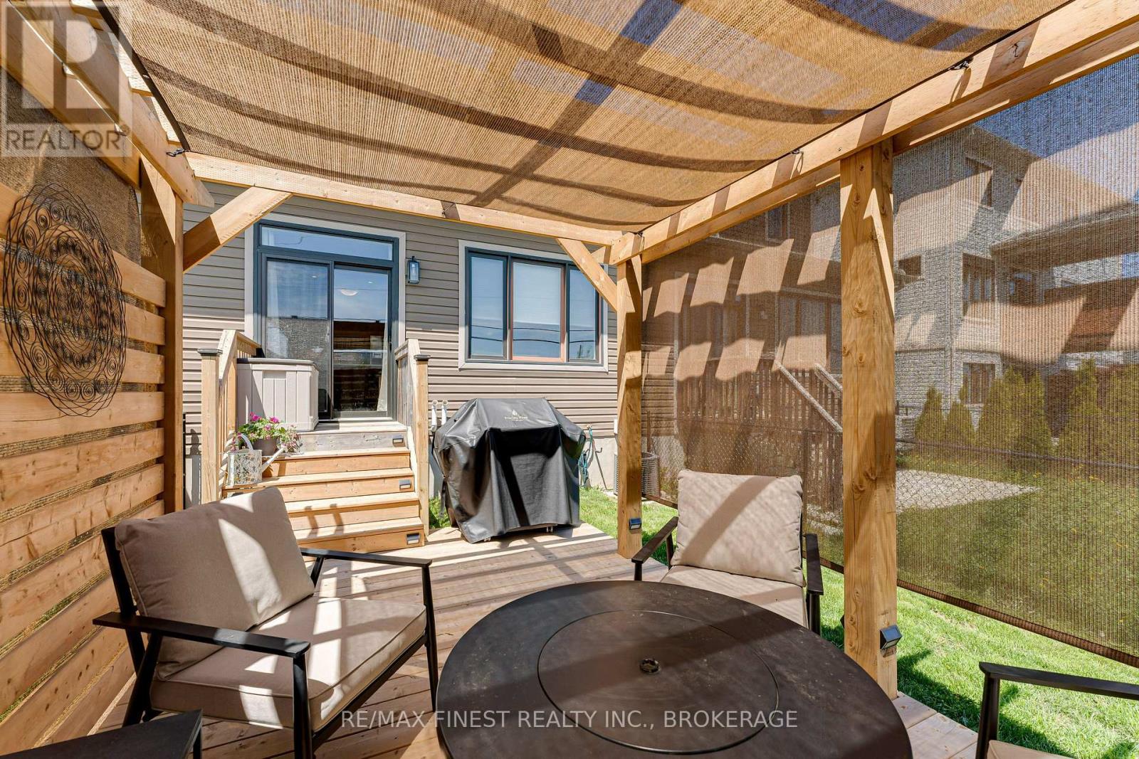 106 DR RICHARD JAMES CRESCENT - 41