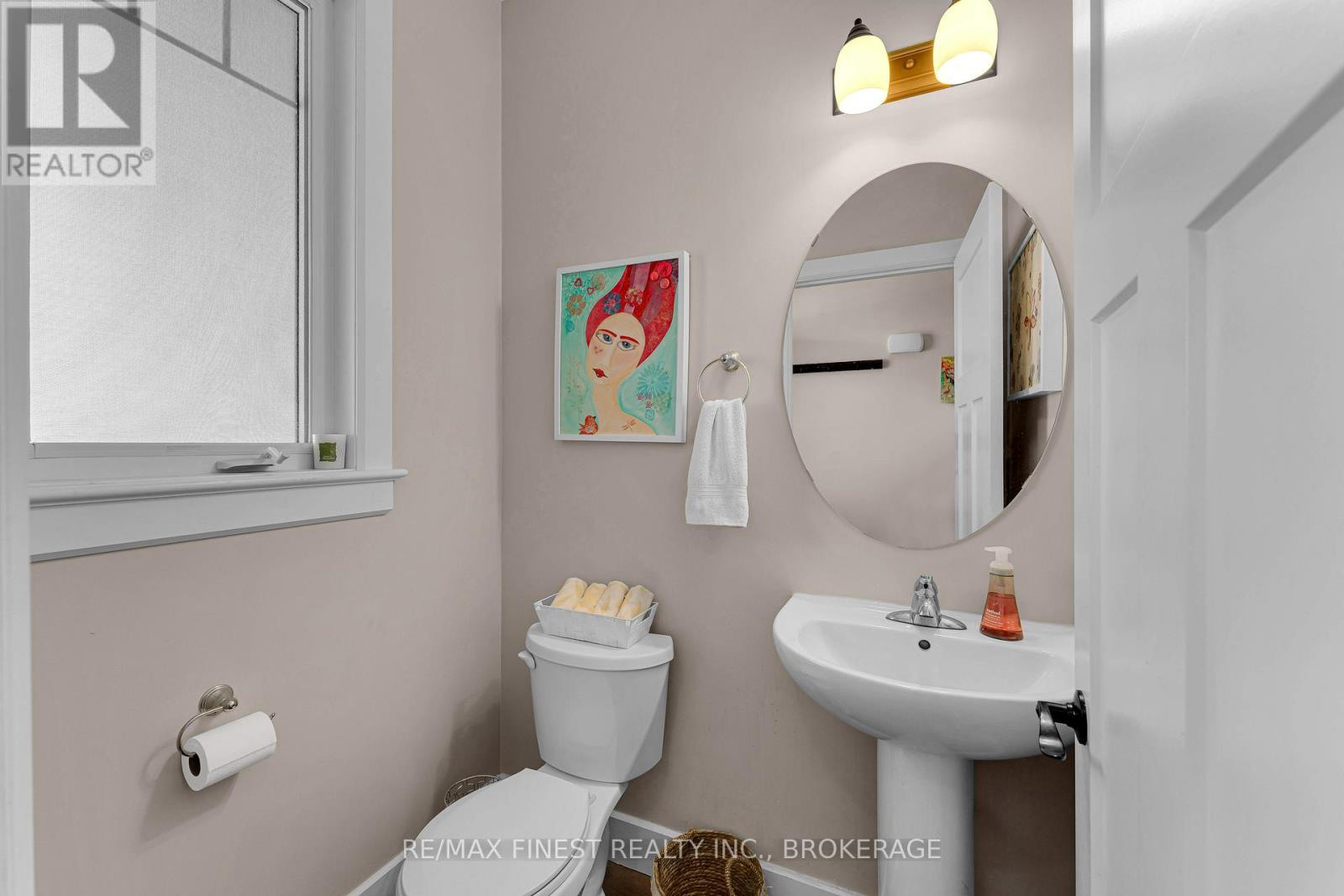 106 DR RICHARD JAMES CRESCENT - 5