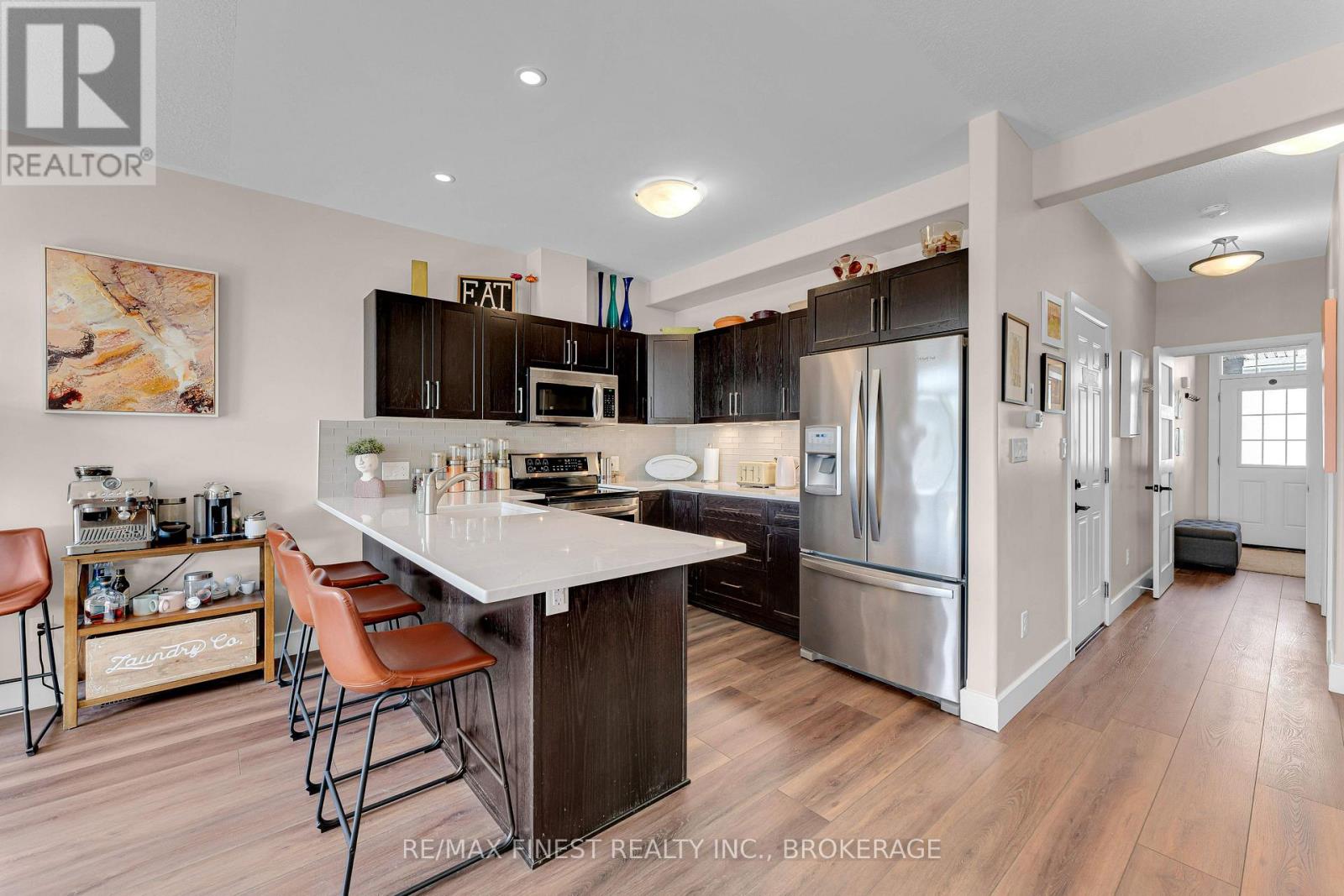 106 DR RICHARD JAMES CRESCENT - 9