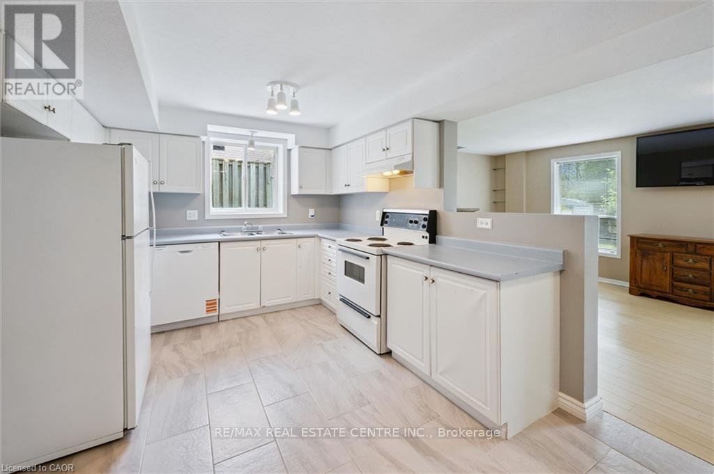 24 BUCKTHORN CRESCENT - 36