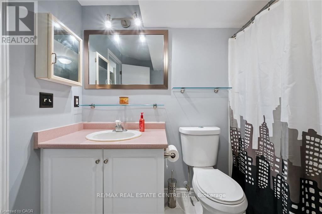 24 BUCKTHORN CRESCENT - 40