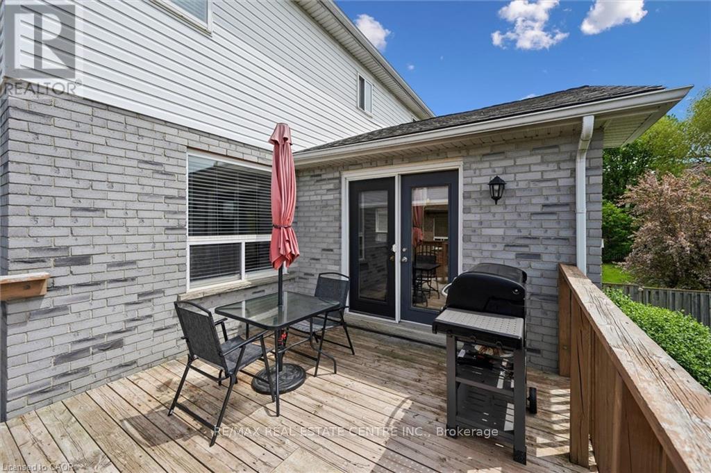 24 BUCKTHORN CRESCENT - 43