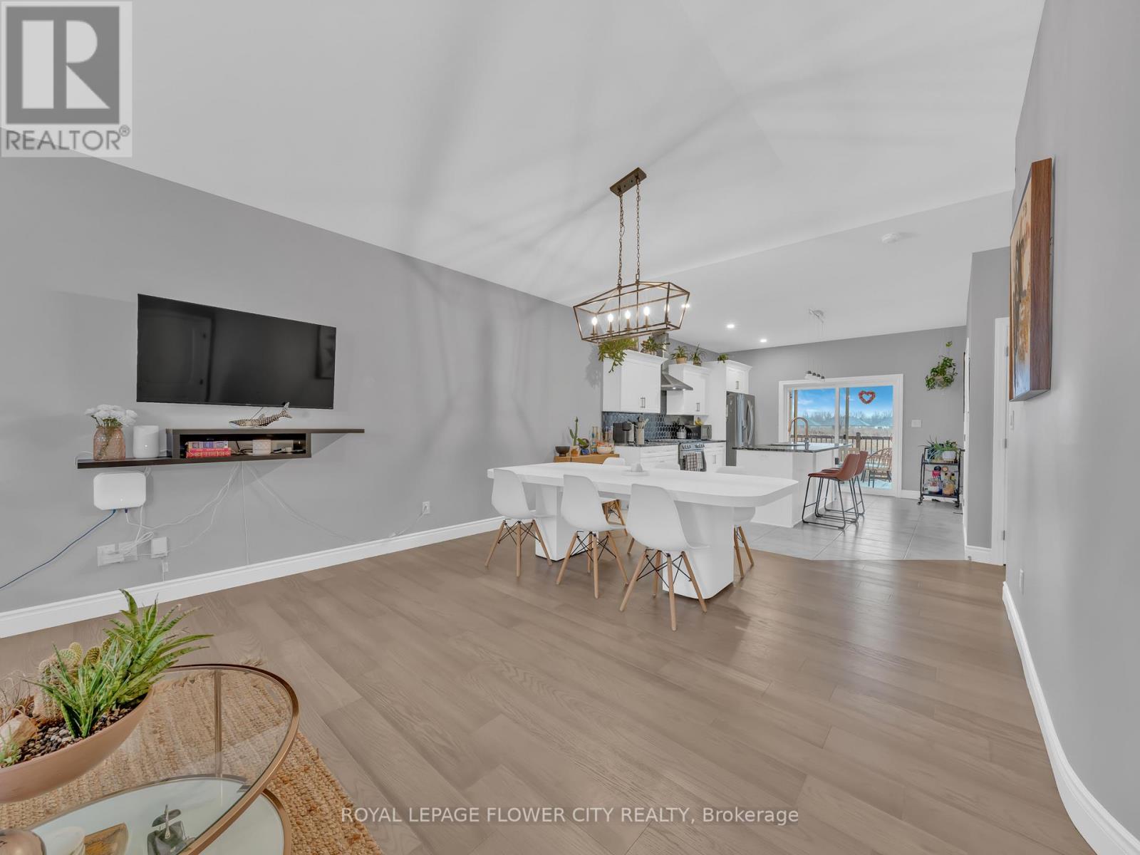 49 KINGSBRIDGE DRIVE - 11