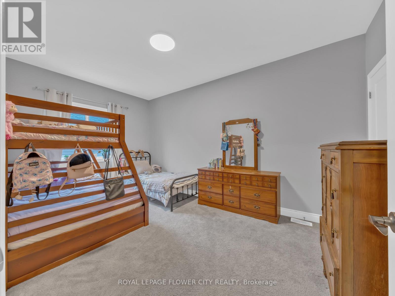 49 KINGSBRIDGE DRIVE - 22