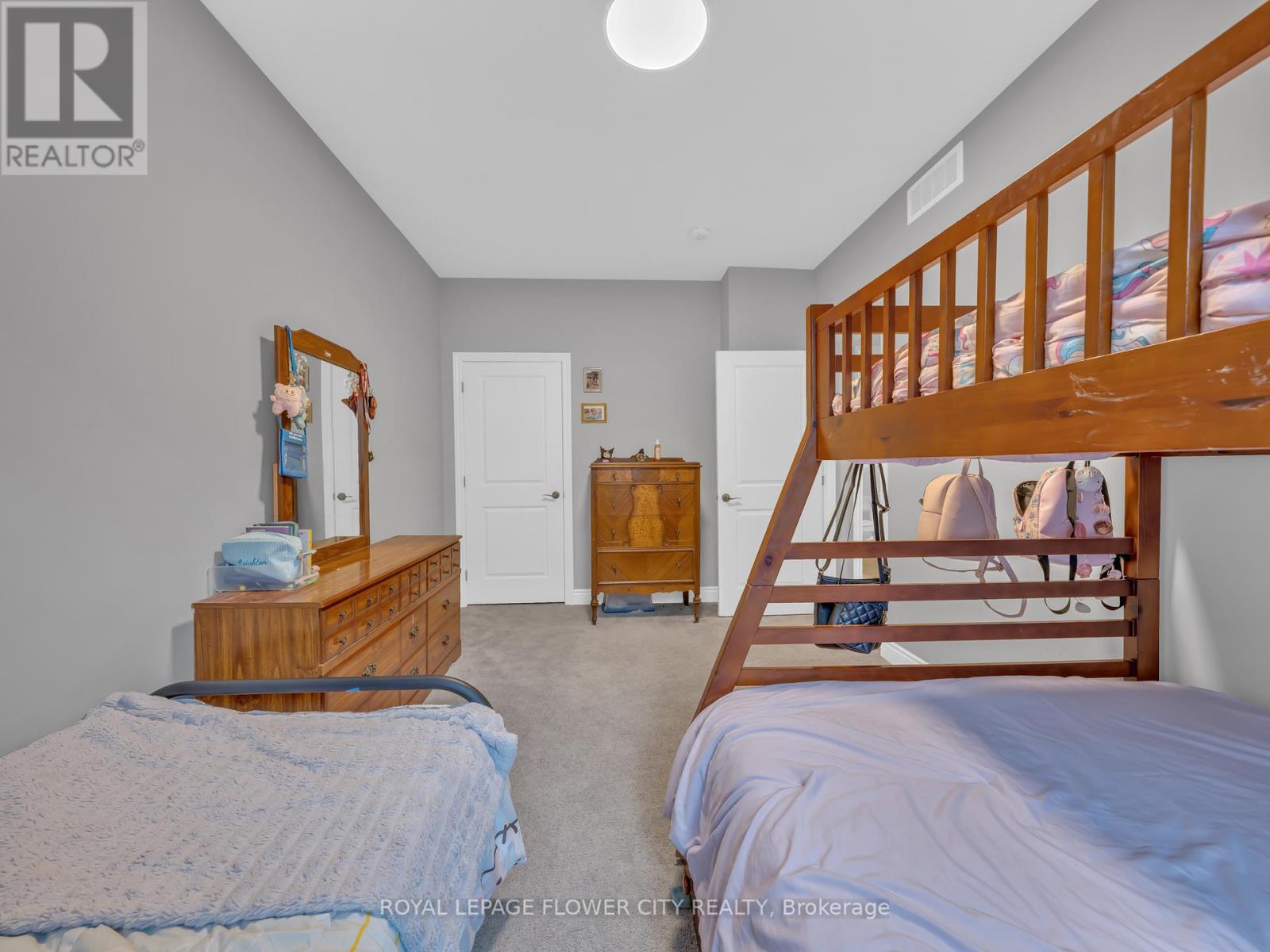 49 KINGSBRIDGE DRIVE - 23