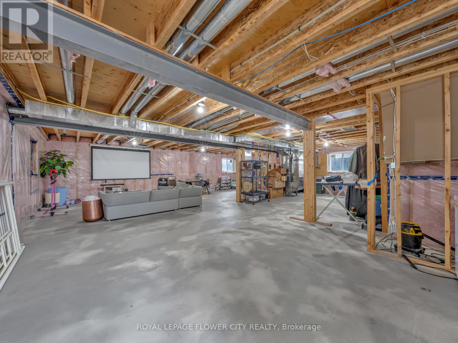 49 KINGSBRIDGE DRIVE - 25