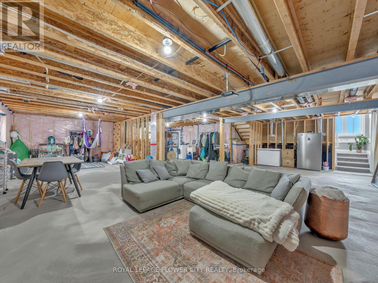 49 KINGSBRIDGE DRIVE - 27